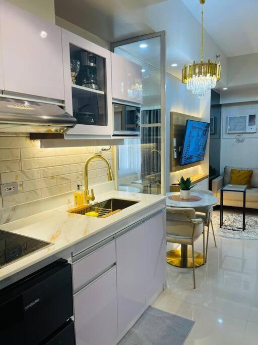 Marias Suite Near Manila Bay Free Use Of Pool 外观 照片